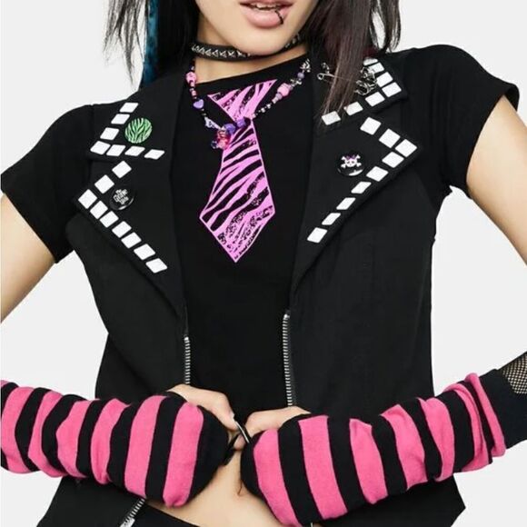 The Grave Girls- Press Coverage Studded Vest - Picture 3 of 7